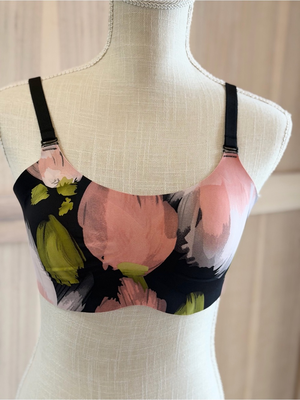Knix Evolution Wireless Unpadded Seamless Bra. Women’s Sz-36C (3)